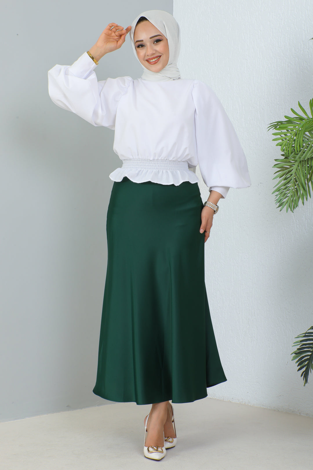 BNG Women Satin Skirt Emerald Green - Clermont