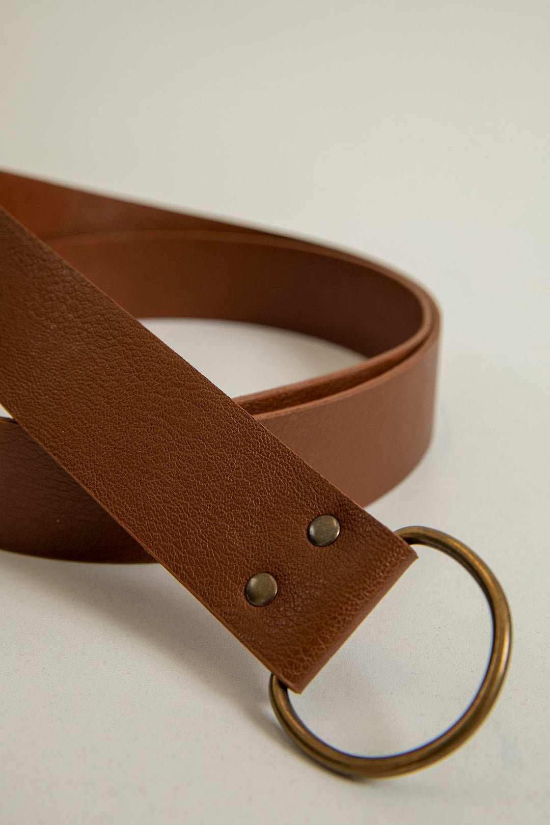 KKT Women's Belt with Small Oval Buckle-Camel Brown - Northwich