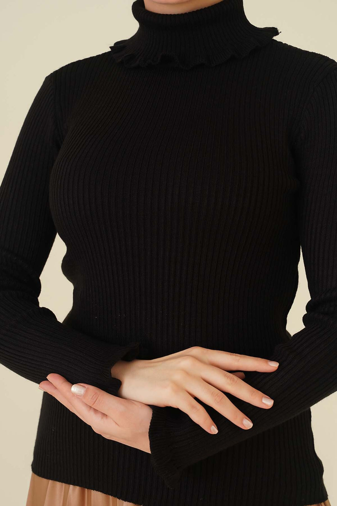 BNG Women Frilled Detail Turtleneck Sweater Black - Clermont