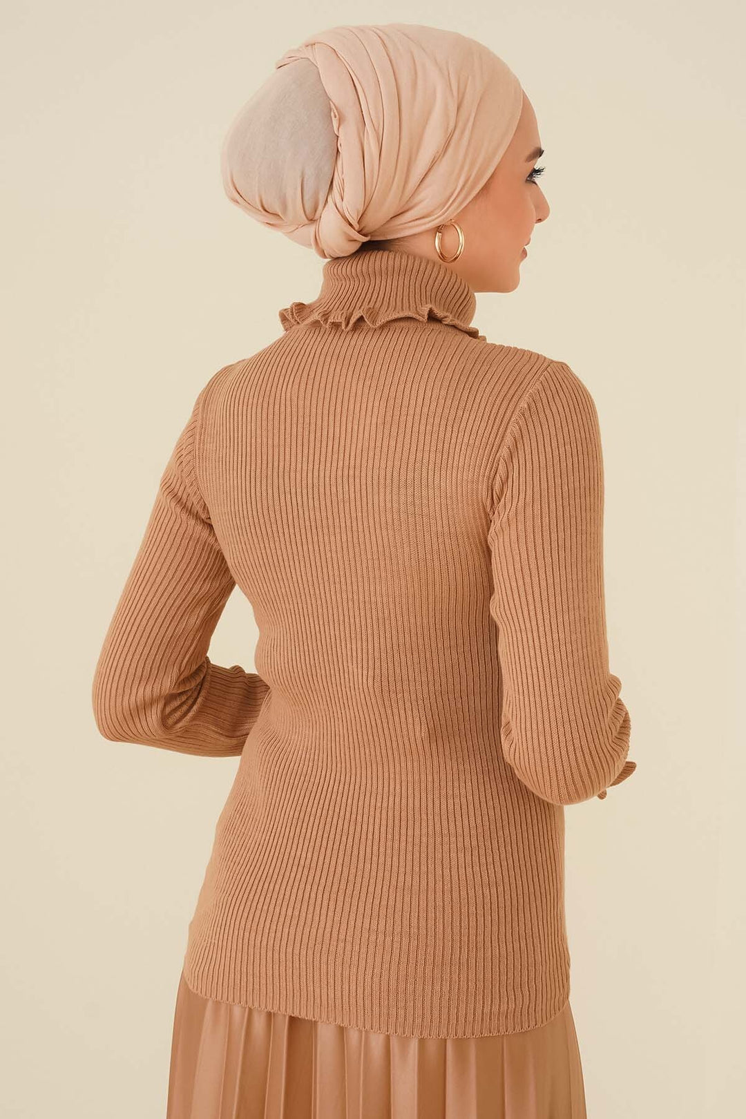 BNG Women Ruffle Detail Turtleneck Sweater Mink - Clermont