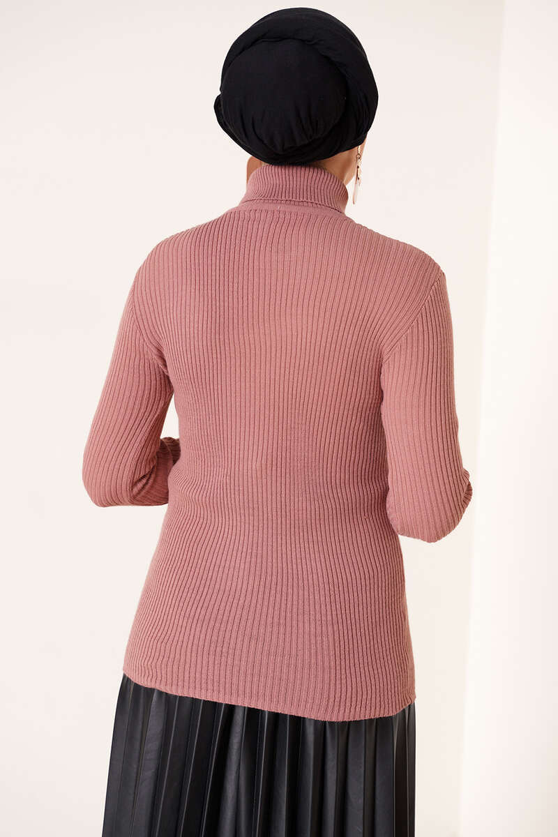 BNG Women Turtleneck Sweater in Rose Pink - Clermont