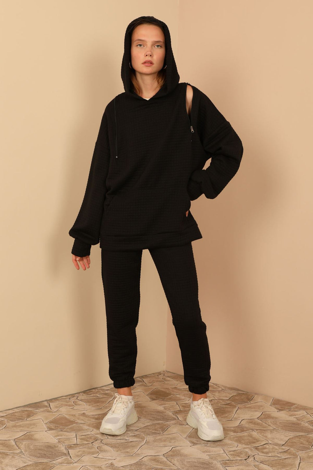 KKT Jesica Fabric Long Sleeve Hooded Oversize Zip Women Sweatshirt - Black - Vercelli