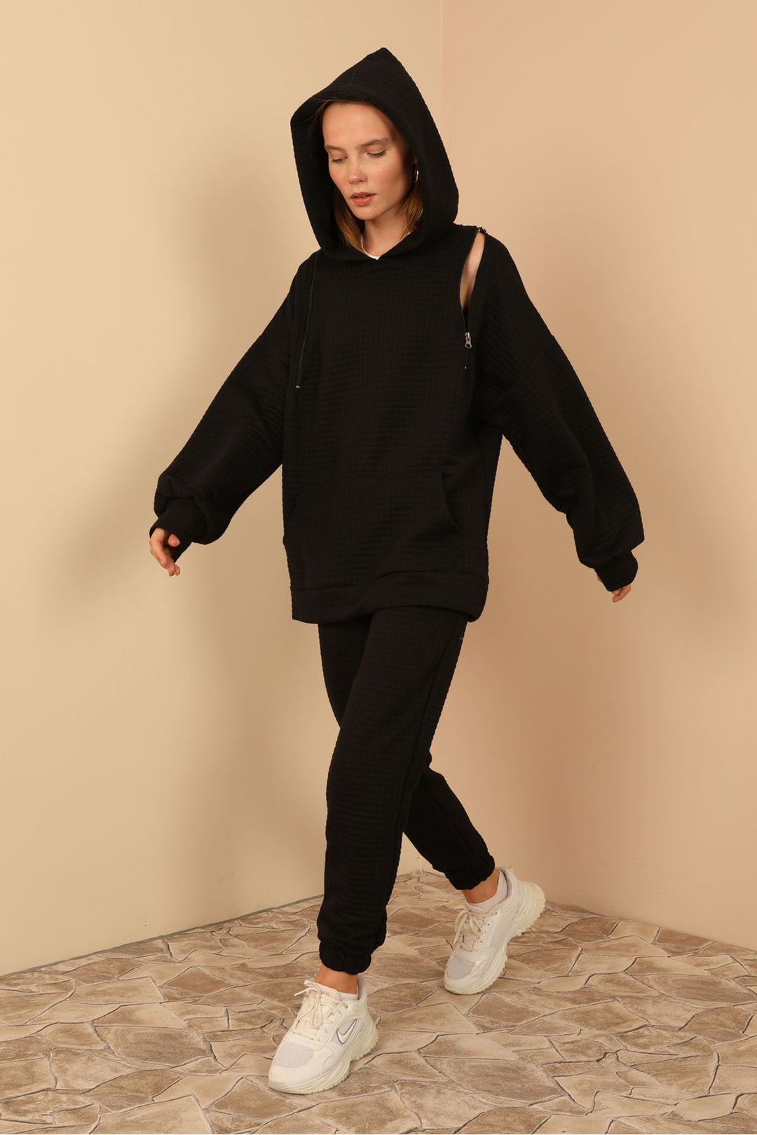 KKT Jesica Fabric Long Sleeve Hooded Oversize Zip Women Sweatshirt - Black - Vercelli