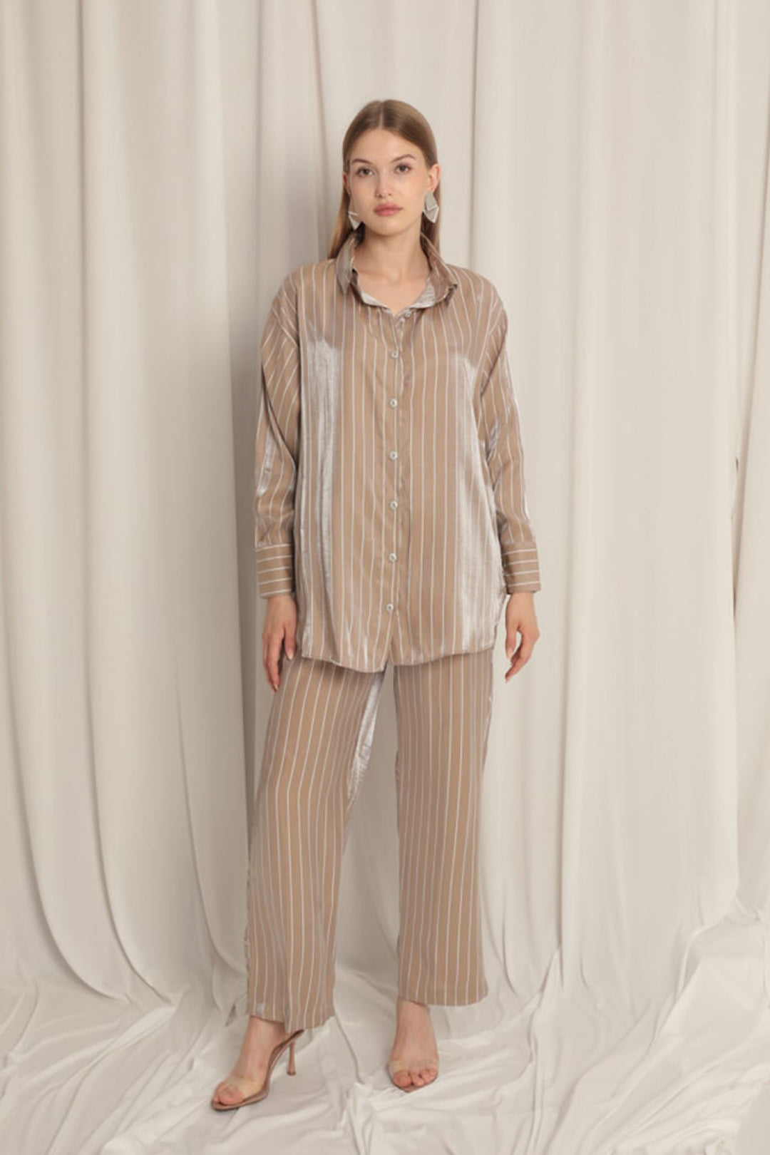 KKT Shiny Fabric Striped Women's Mink Suit - San Juan Despí