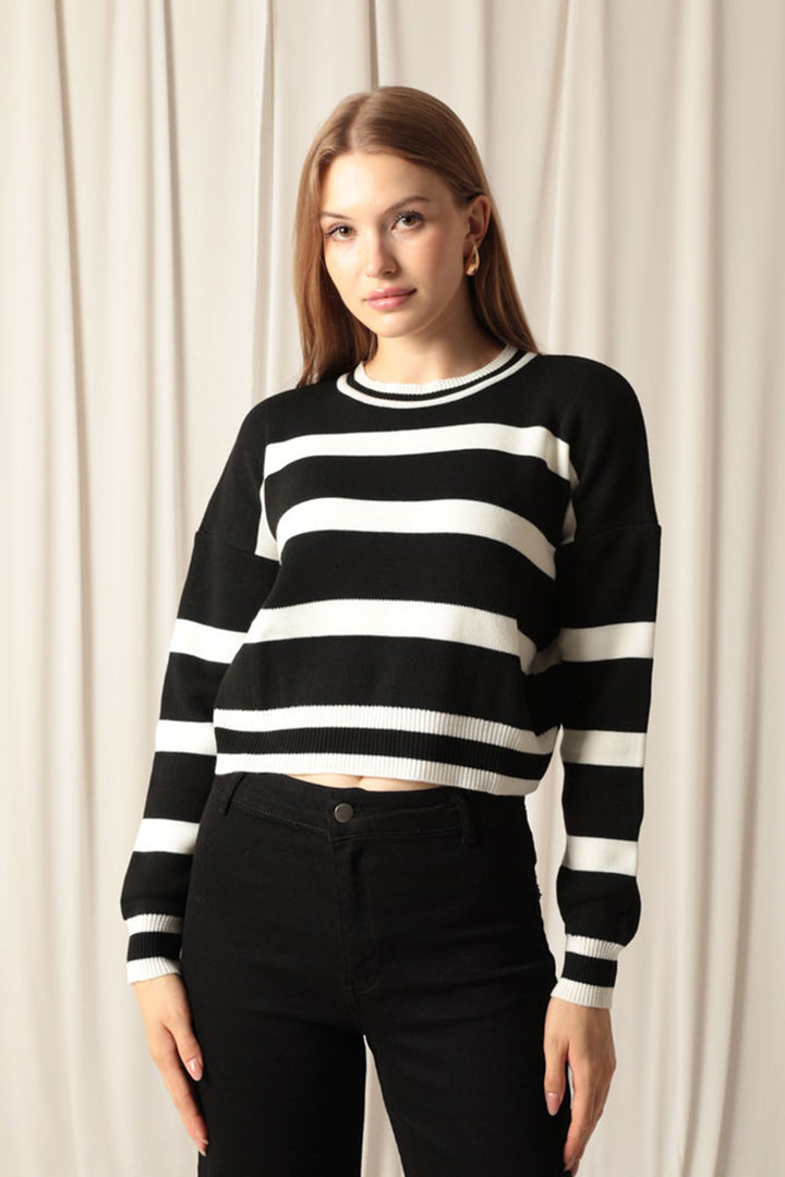 KKT Knitwear Fabric Striped Women's Black Sweater - Quebec City