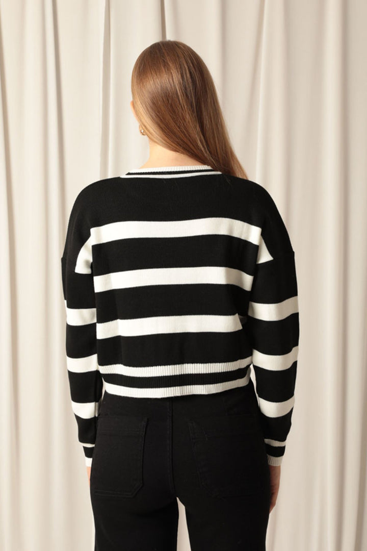 KKT Knitwear Fabric Striped Women's Black Sweater - Quebec City