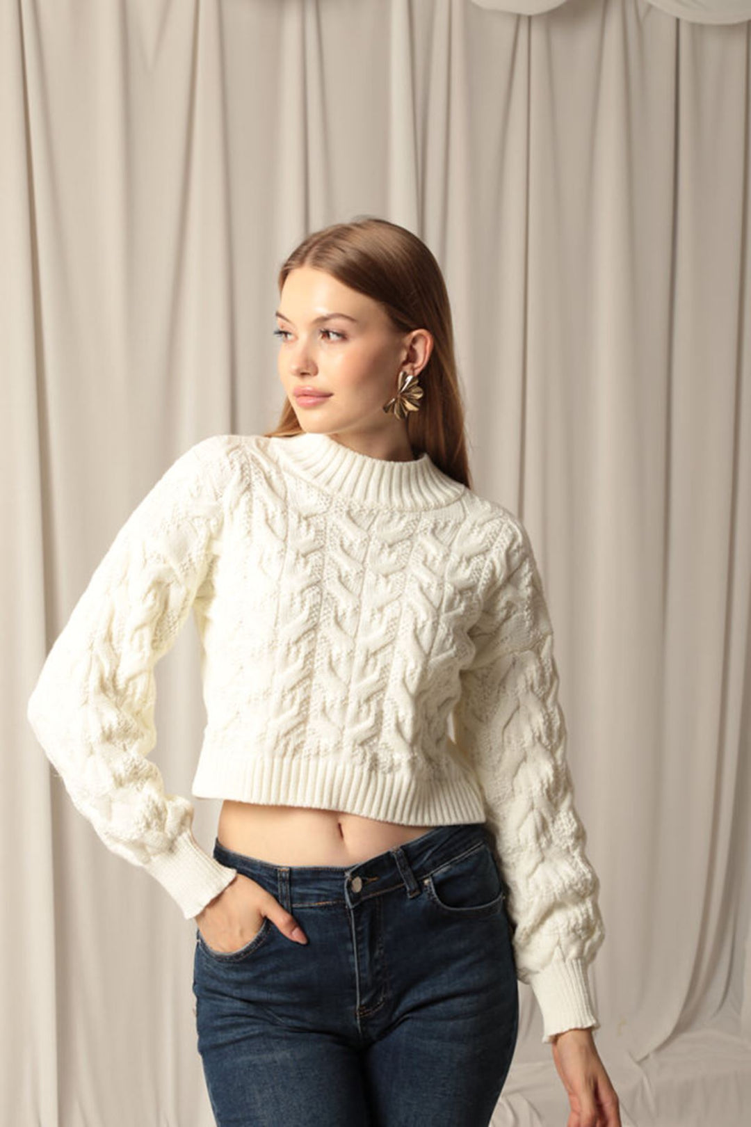 سترة KKT Knitwear مصنوعة من نسيج محبوك ومفصلة للنساء من إكرو - والثام