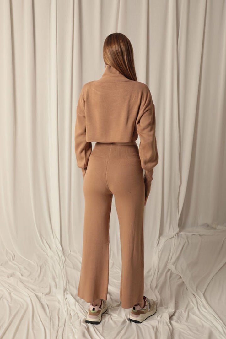 KKT Knit Fabric Finger-Slotted Plain Women's Camel Suit - Algeciras