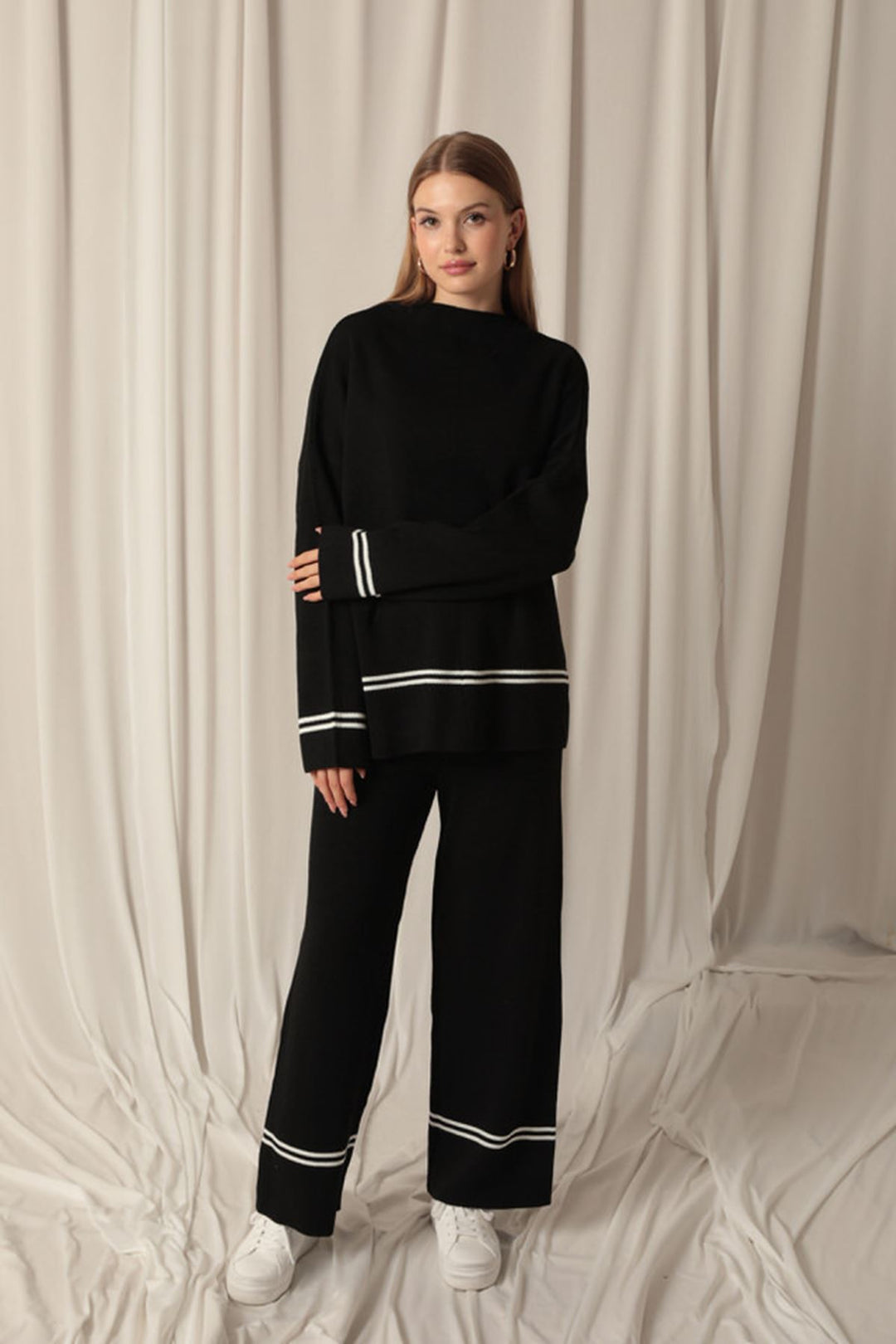 KKT Knitwear Fabric Thin Striped Women's Black Suit - Montemorelos