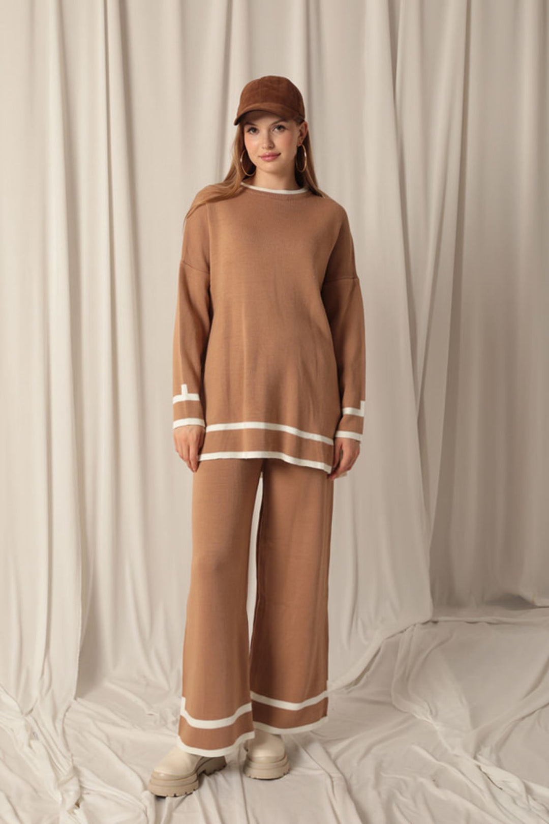 KKT Knitwear Fabric Thick Striped Women's Tan Suit - Chenalhó