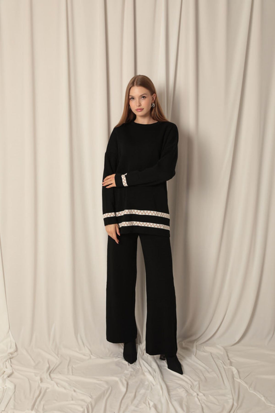 KKT Knitwear Fabric Ethnic Striped Women's Black Suit - Jiménez