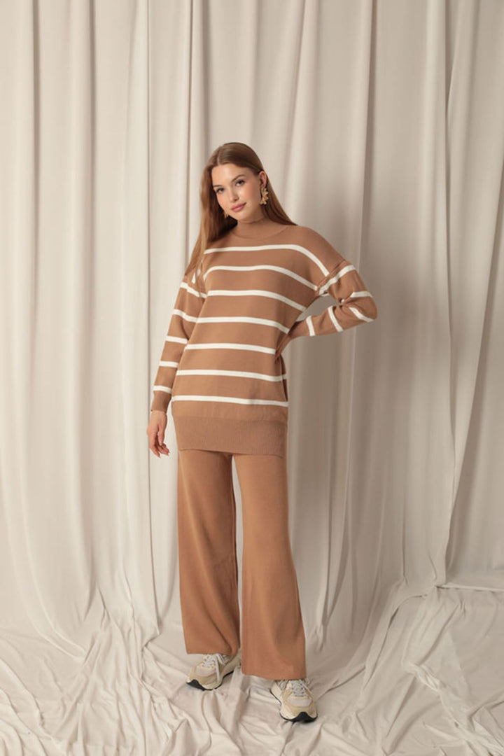 KKT Knitted Fabric Striped Women's Tan Suit - Ninove