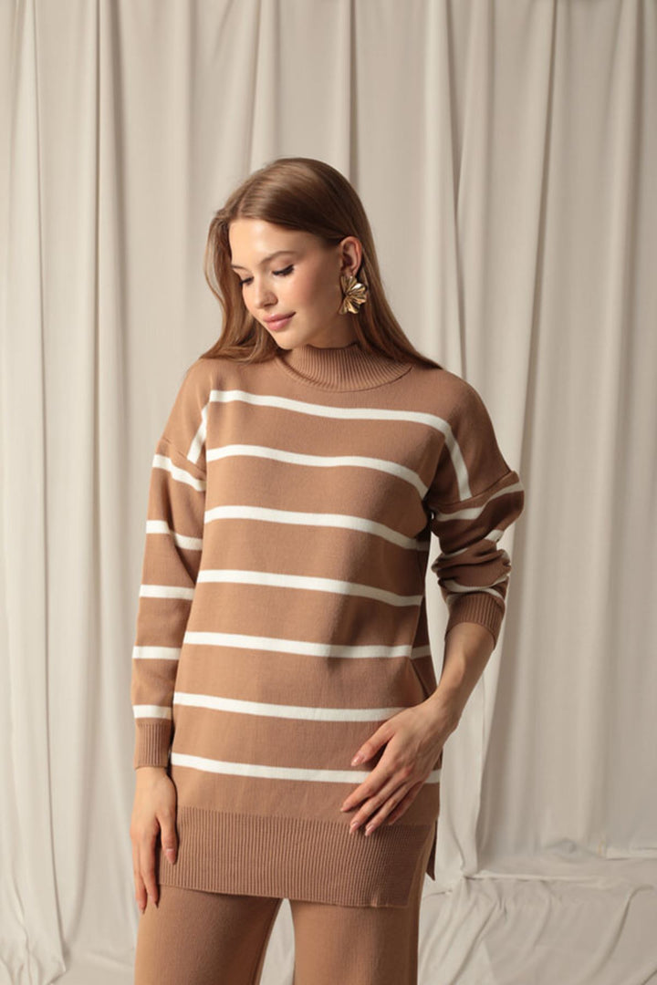 KKT Knitted Fabric Striped Women's Tan Suit - Ninove