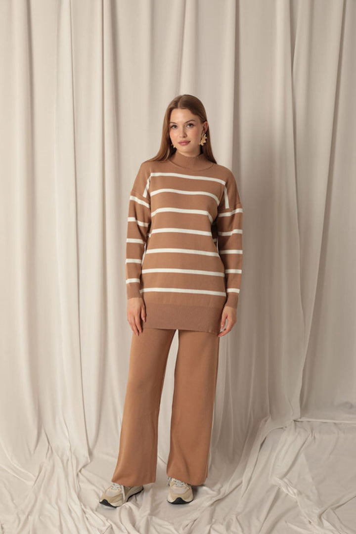 KKT Knitted Fabric Striped Women's Tan Suit - Ninove