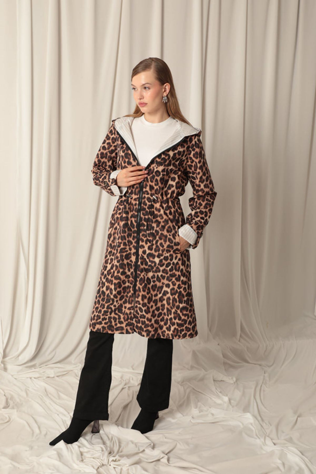 KKT Leopard Fabric Striped Hooded Women's Leopard Raincoat - Casa Grande