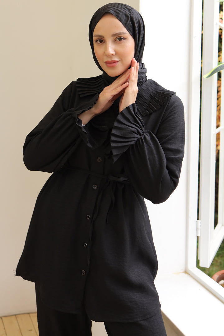 BNG Women Pleated Linen Suit in Black with Collar and Sleeves - Clermont