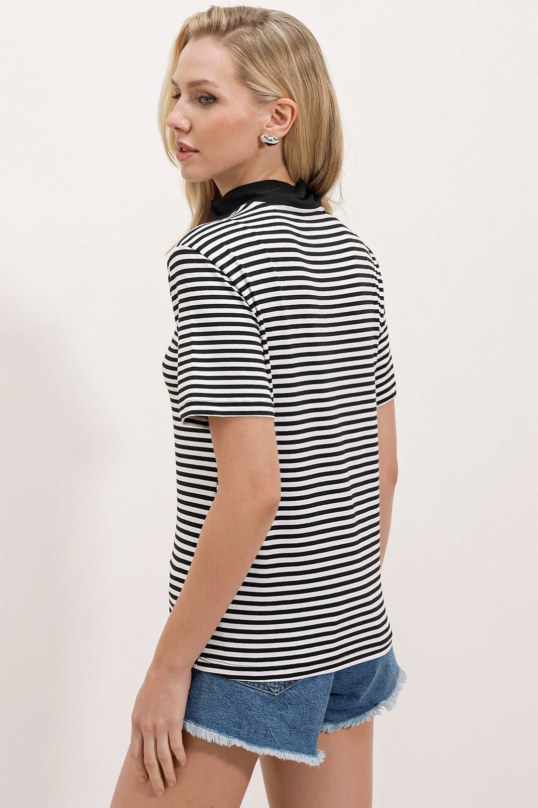 BGD Women Woman Black Polo Collar Striped T-shirt with Zipper 0497 - Avondale