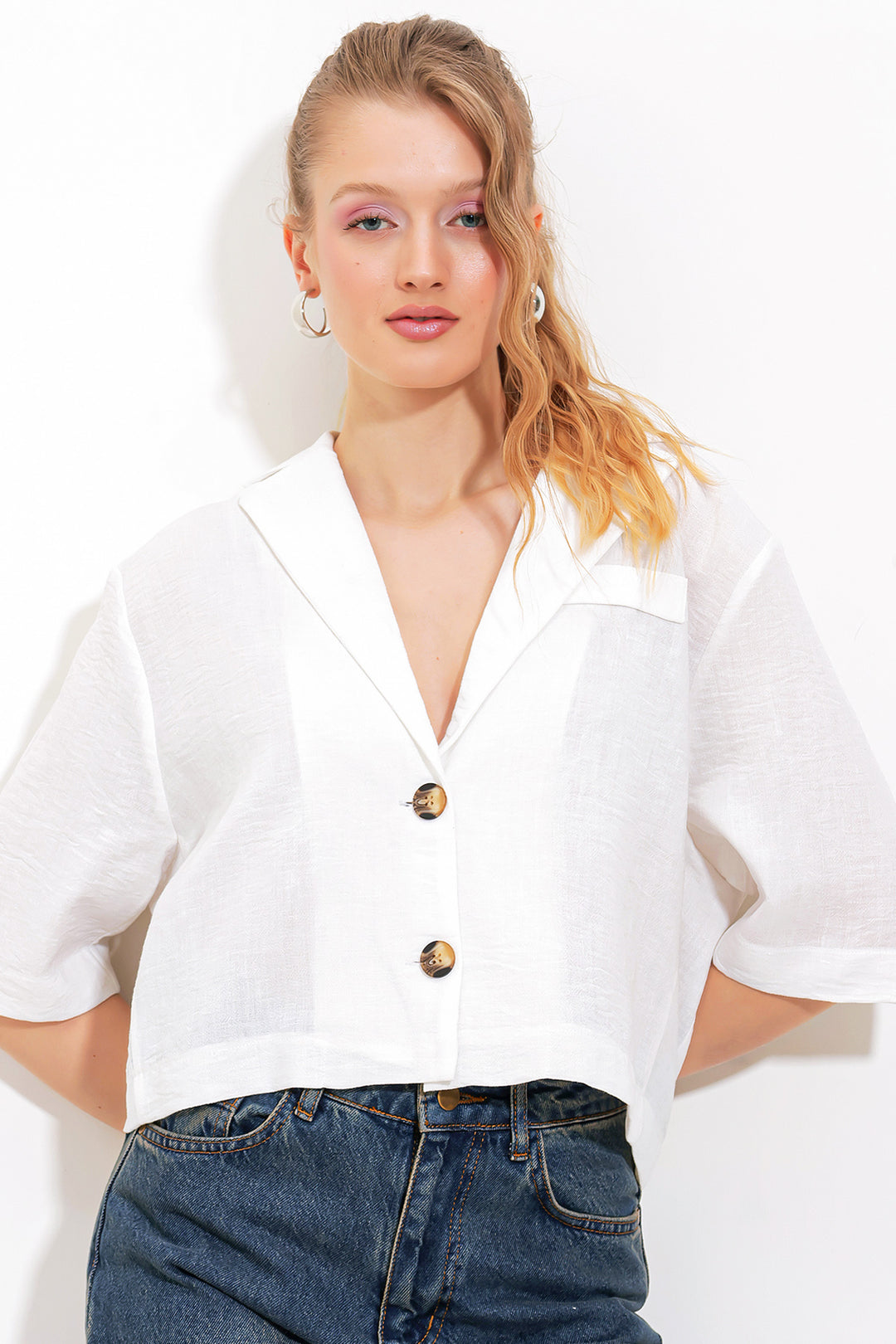 BGD Women Woman White Double Button Oversize Crop Linen Jacket 0706 - Avondale