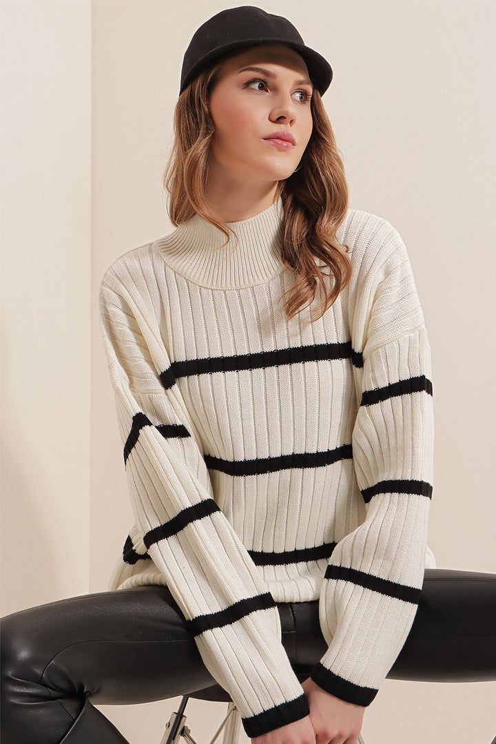 BGD Women Striped Oversized Fisherman Collar Sweater - White - Avondale