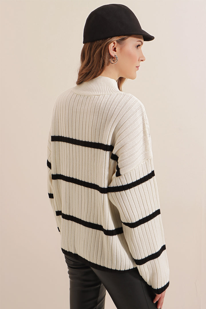 BGD Women Striped Oversized Fisherman Collar Sweater - White - Avondale