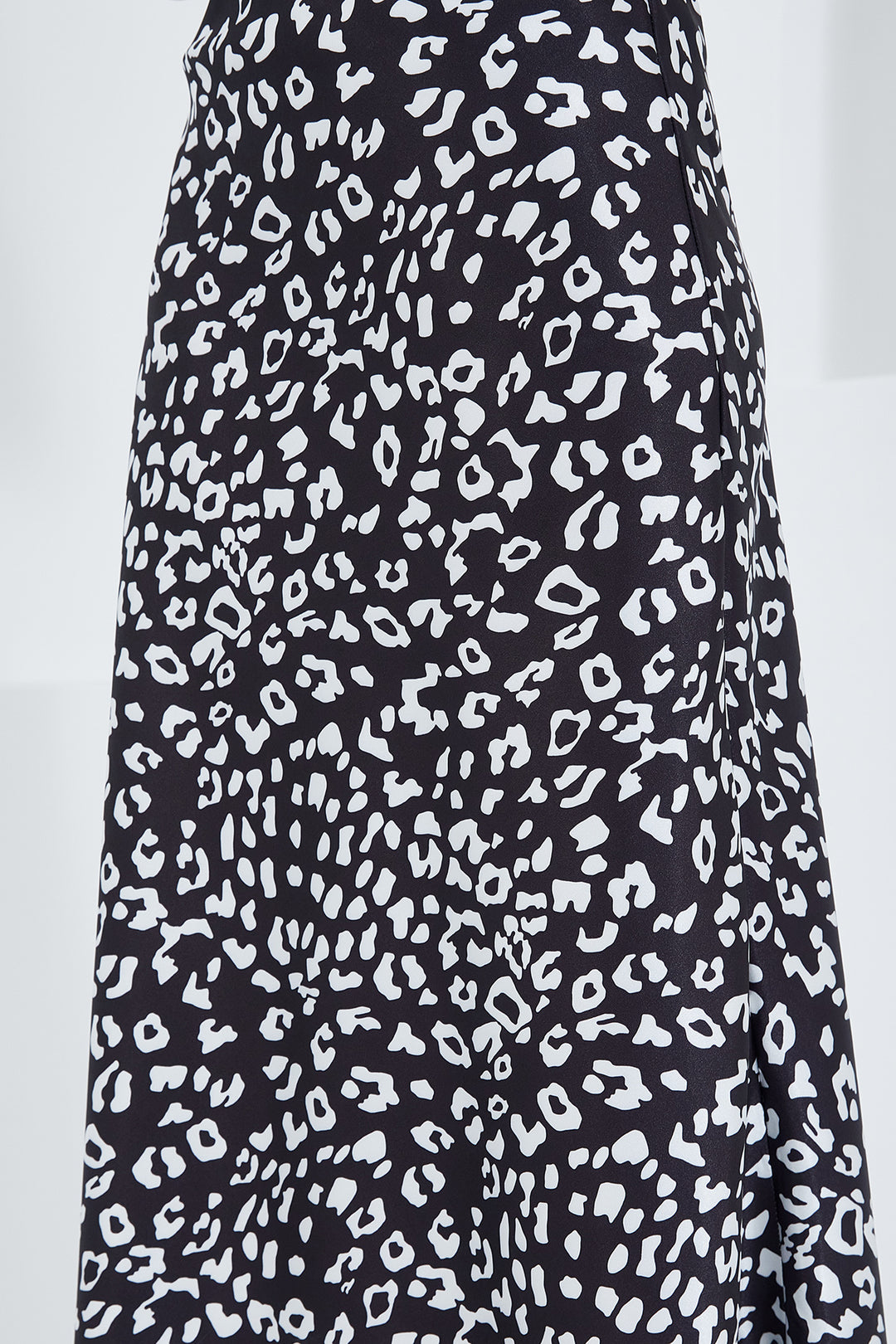 BGD Women Woman Black and White Patterned Satin Skirt 15806 - Avondale