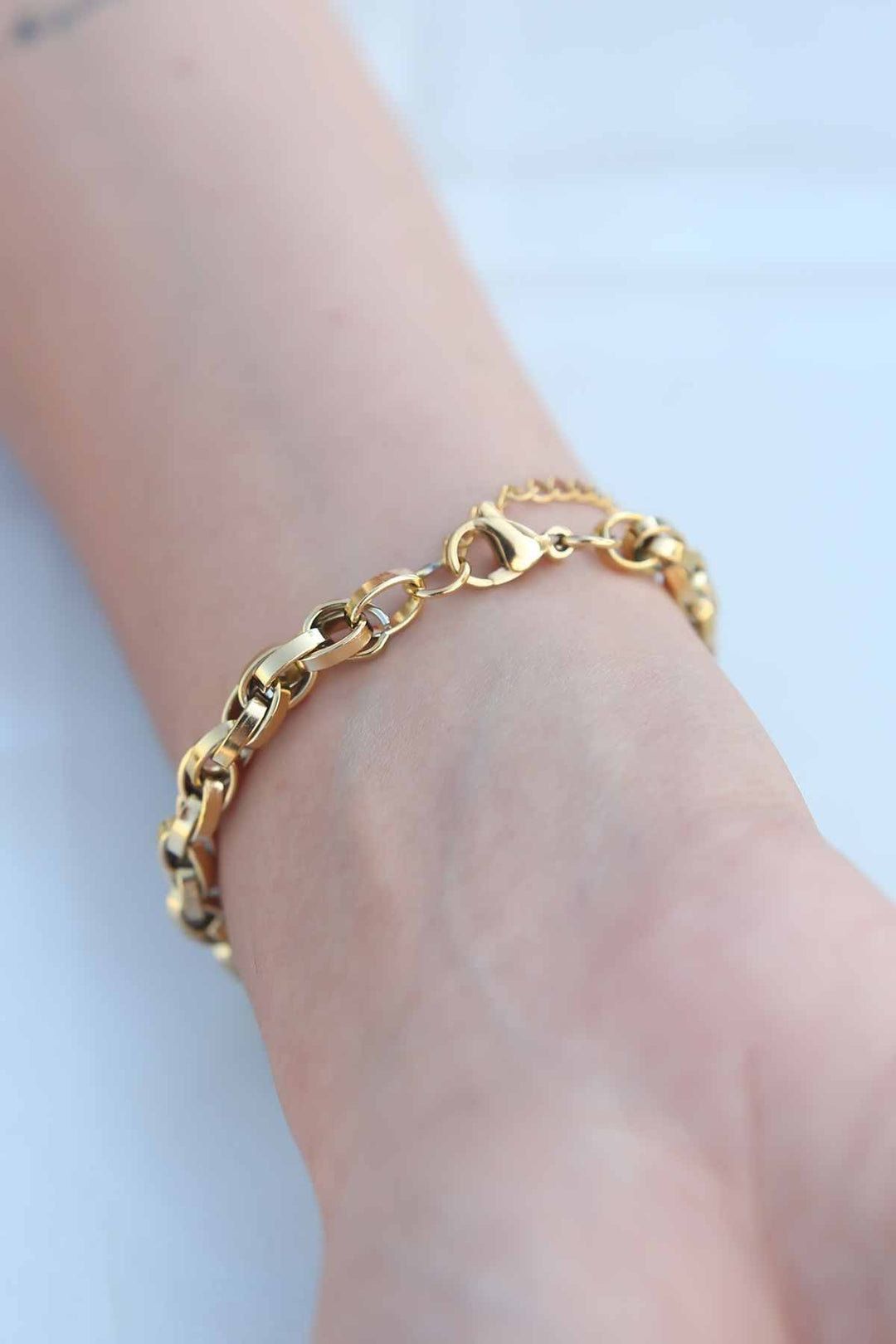 EBJ Gold Color Steel Chain Women's Bracelet - Meppel