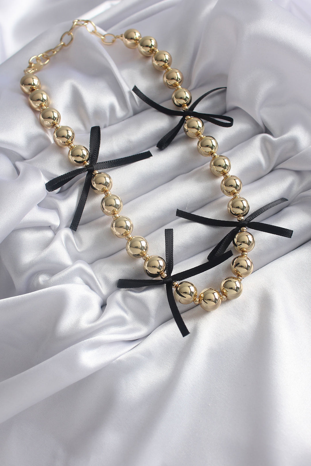 قلادة EBJ Rice Gold Color Black Ribbon Detail للنساء VIP - جراس