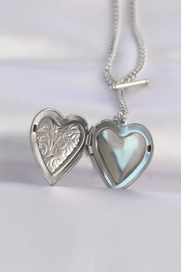 EBJ 316L Stainless Steel Chain Silver Color Heart Necklace with Opened Flower Pattern Inside - Mira