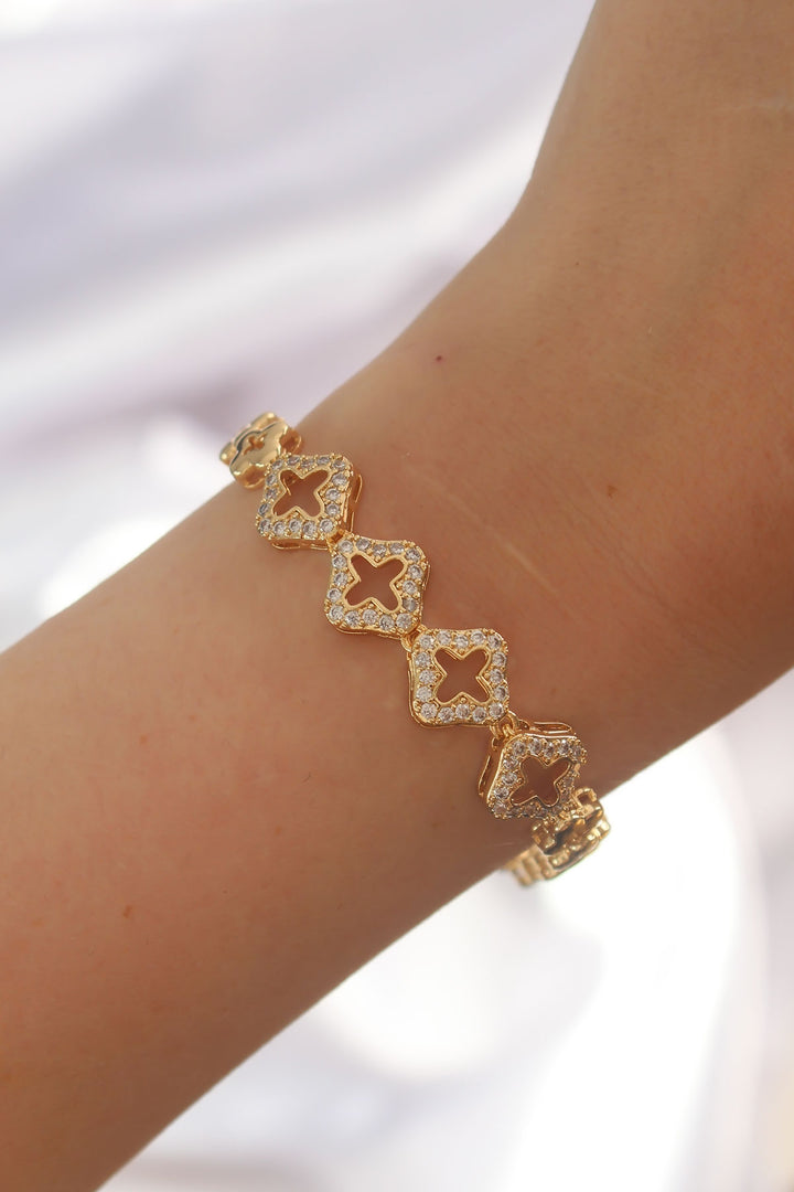 EBJ Rice Gold Color Zircon Stone Hollow Clover Figure Model Bracelet - Smila