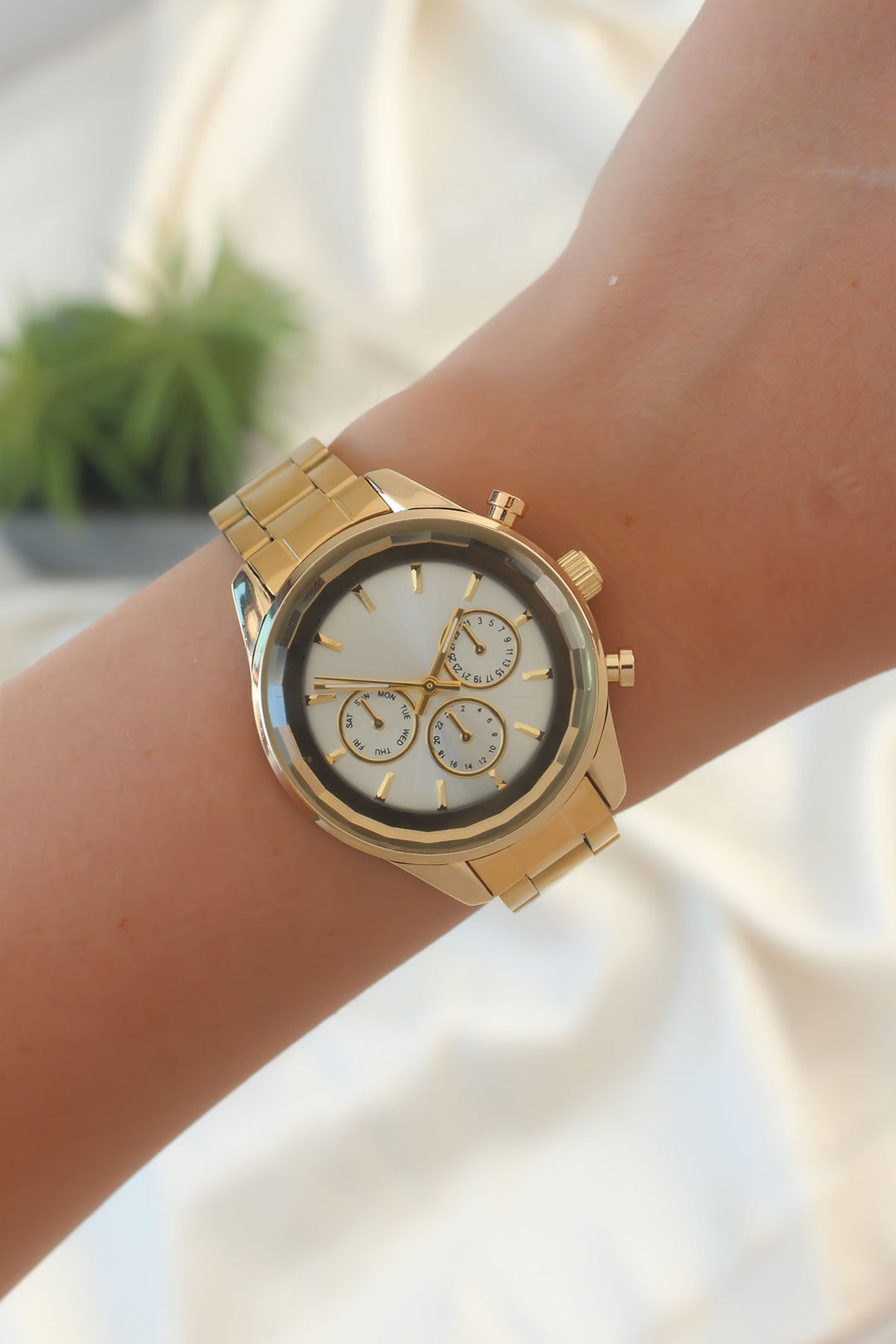 EBJ Gold Color Metal Strap Women's Watch - Thessaloníki