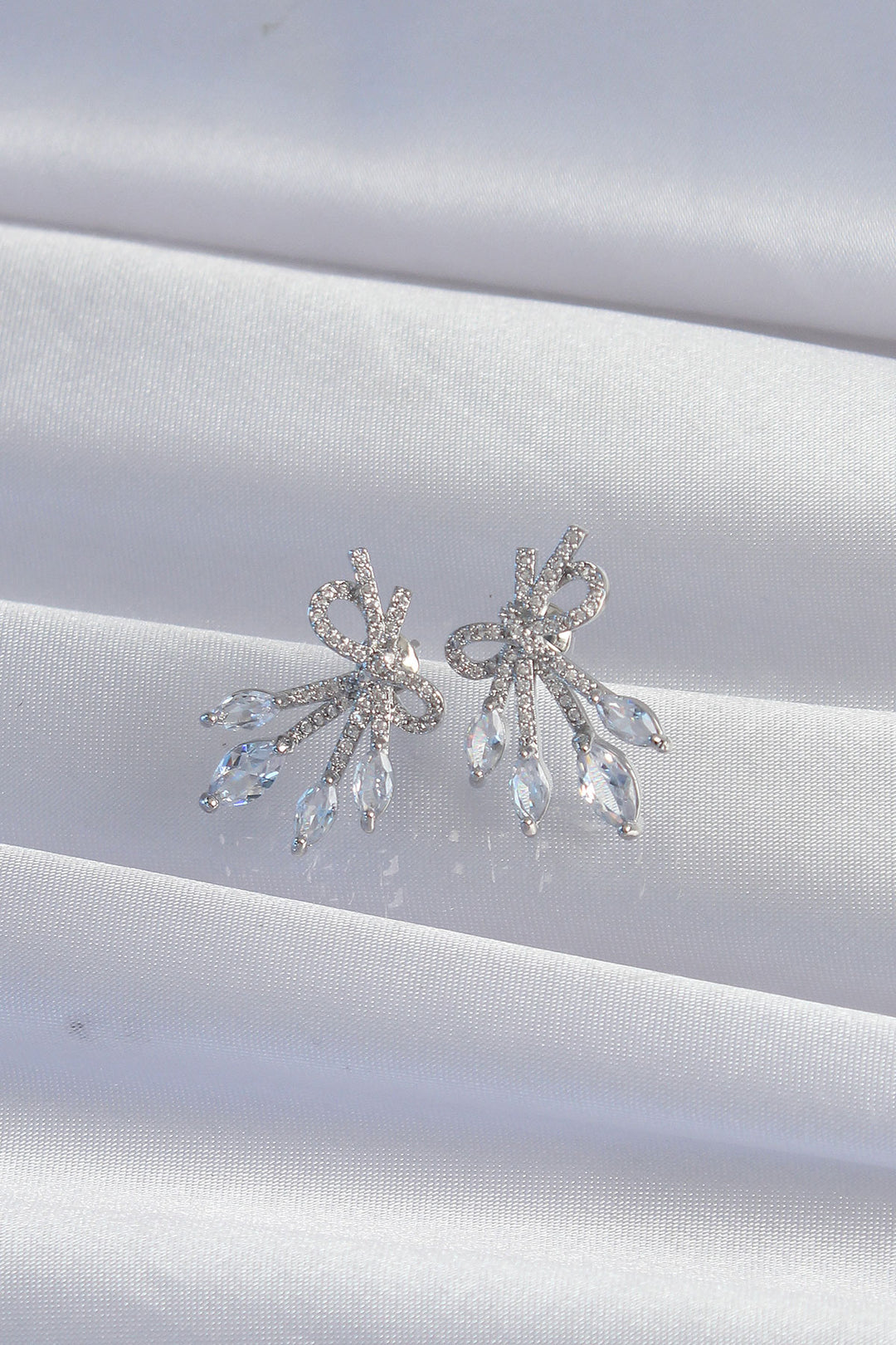 EBJ Rice Silver Color Zircon Stone Bow Earring - Assen