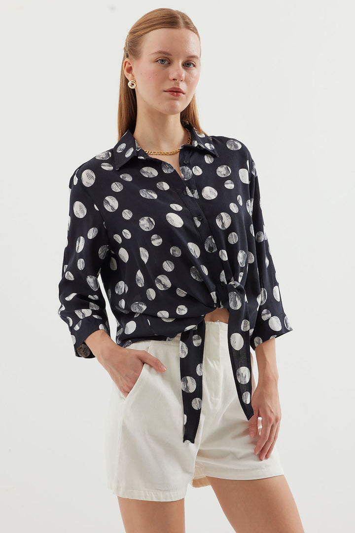 BGD Women Tie-Front Patterned Shirt - Black - Avondale