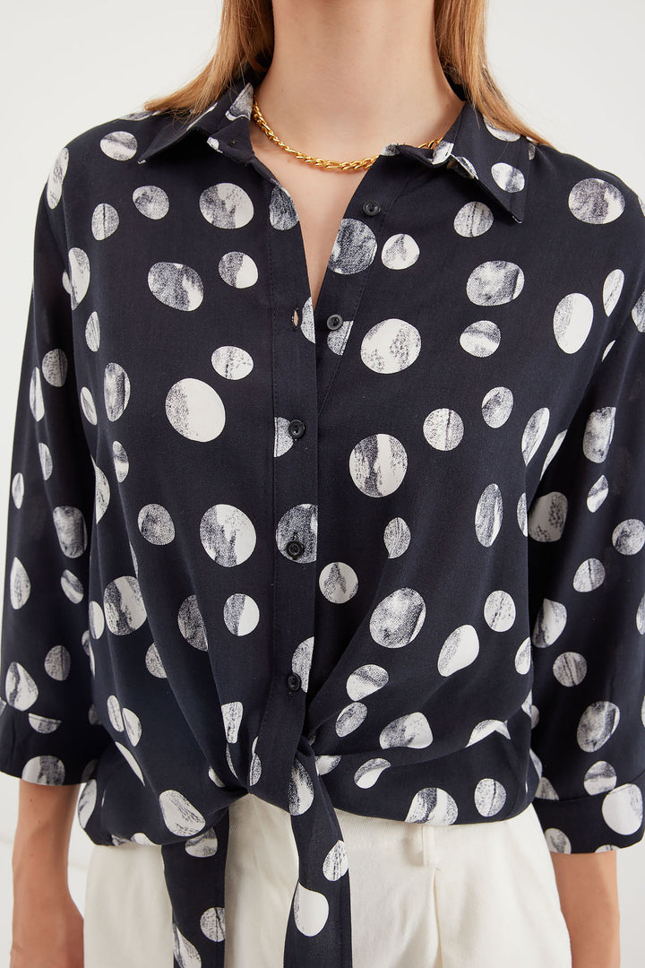 BGD Women Tie-Front Patterned Shirt - Black - Avondale