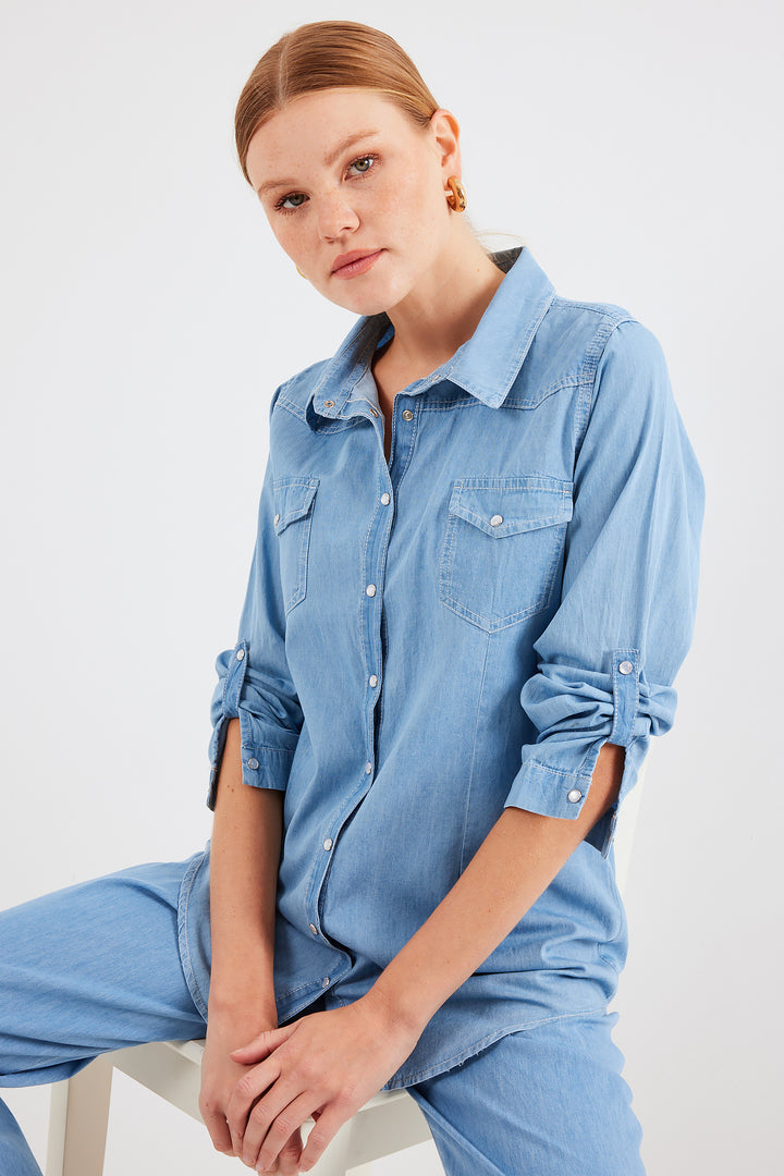 BGD Women DOUBLE POCKET SNAP BUTTON DENIM SHIRT - Blue - Avondale