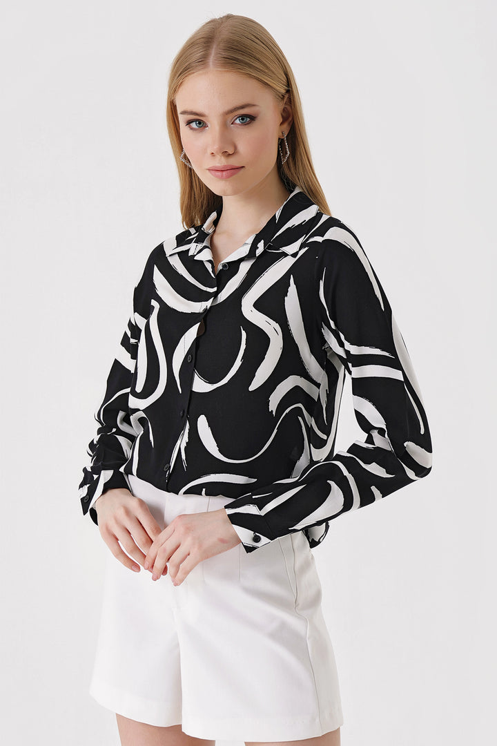 BGD Women Graphic Patterned Shirt - Black - Avondale