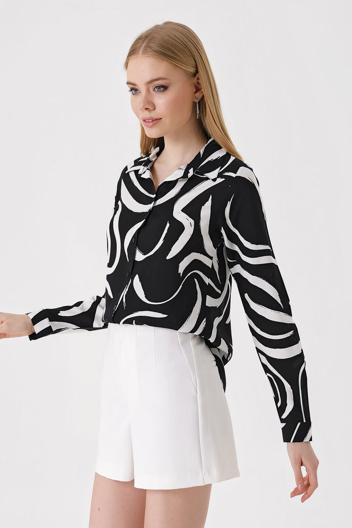 BGD Women Graphic Patterned Shirt - Black - Avondale