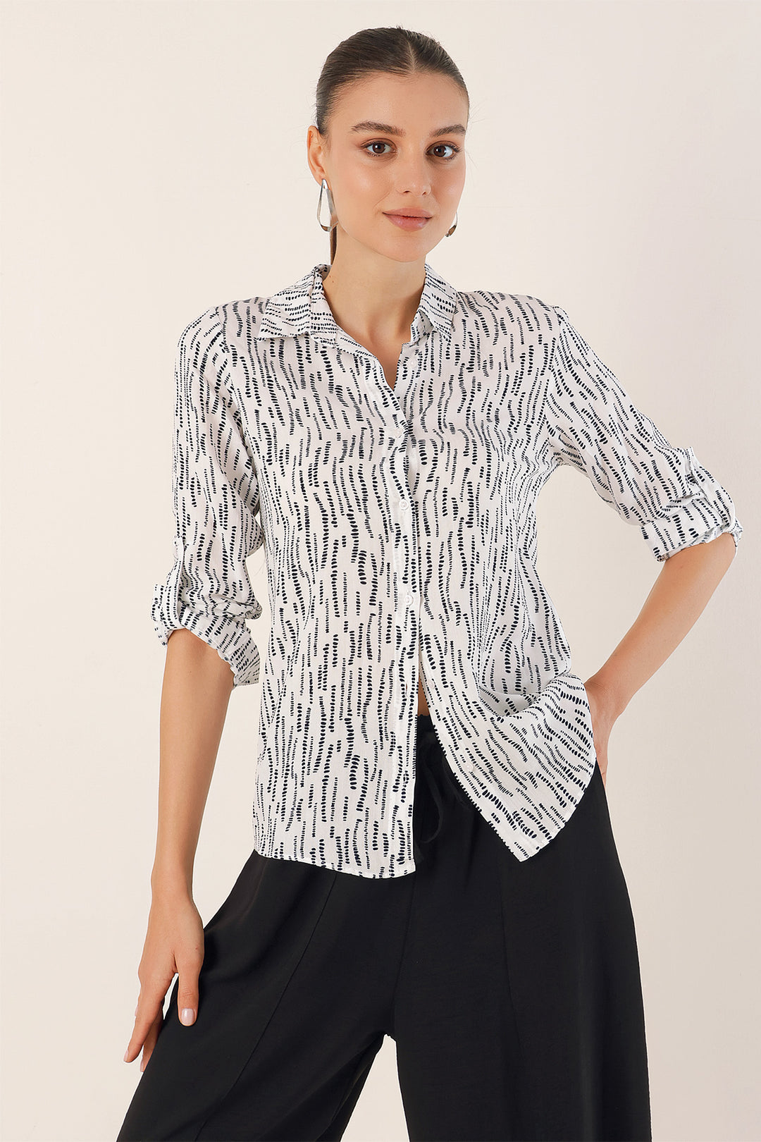 BGD Women Graphic Patterned Shirt - White - Avondale