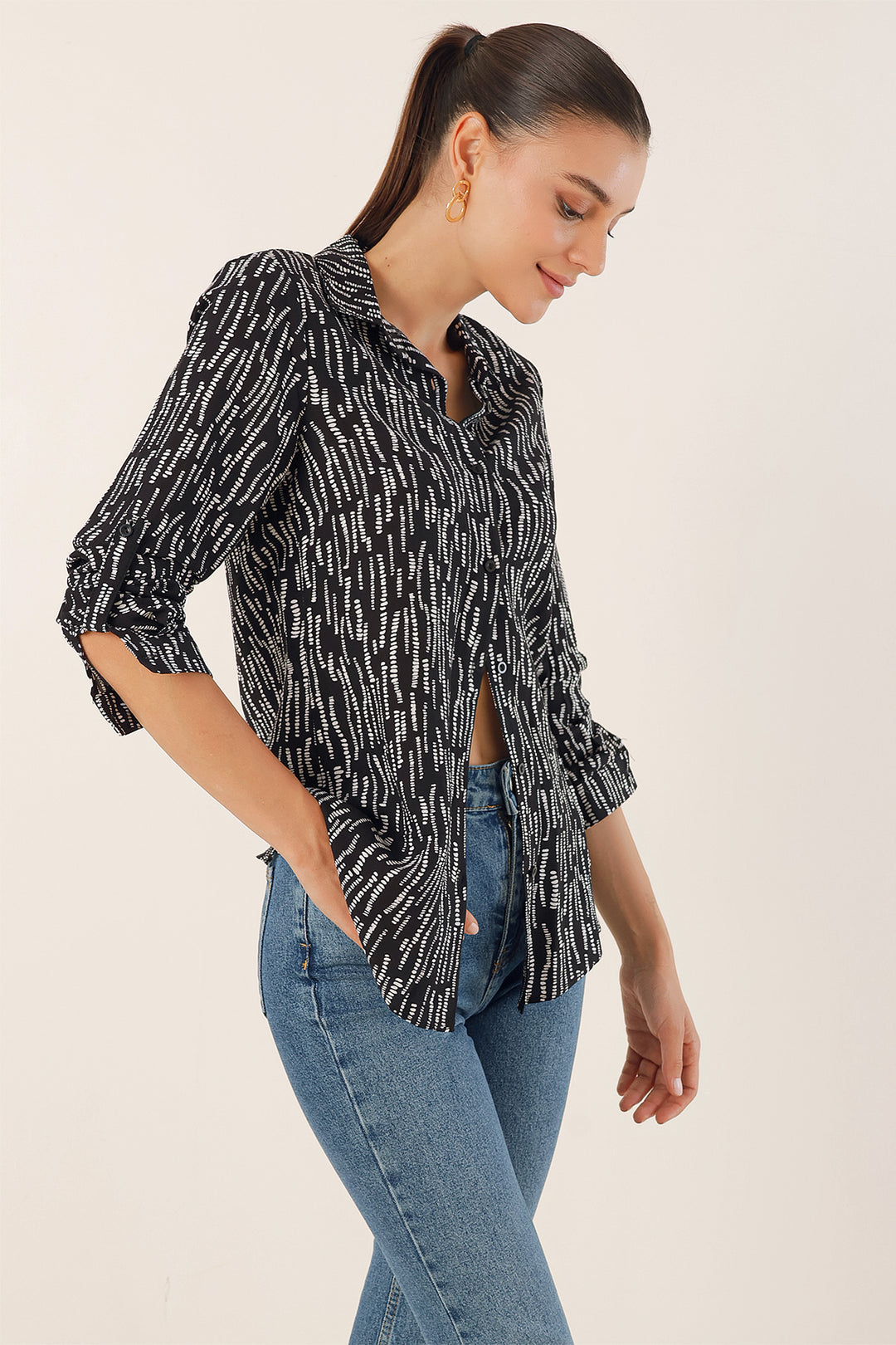 BGD Women Graphic Patterned Shirt - Black - Avondale