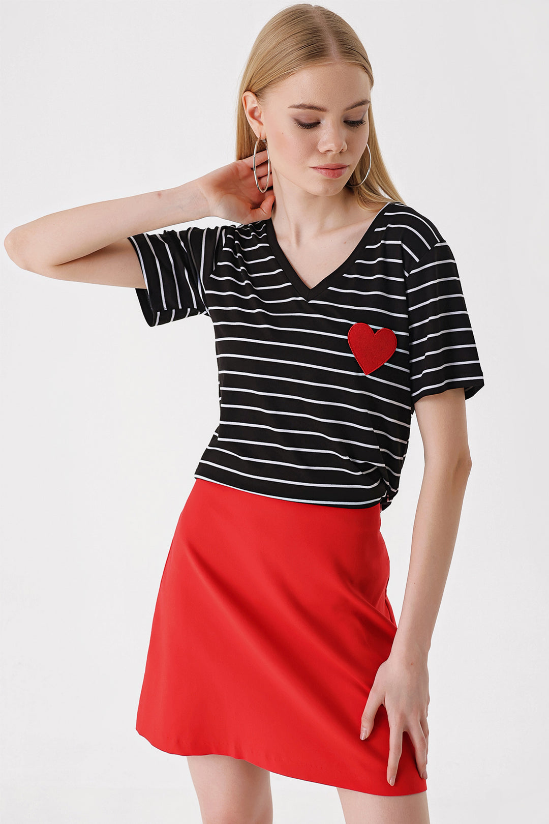 BGD Women Heart Detailed Striped T-shirt - Black - Avondale