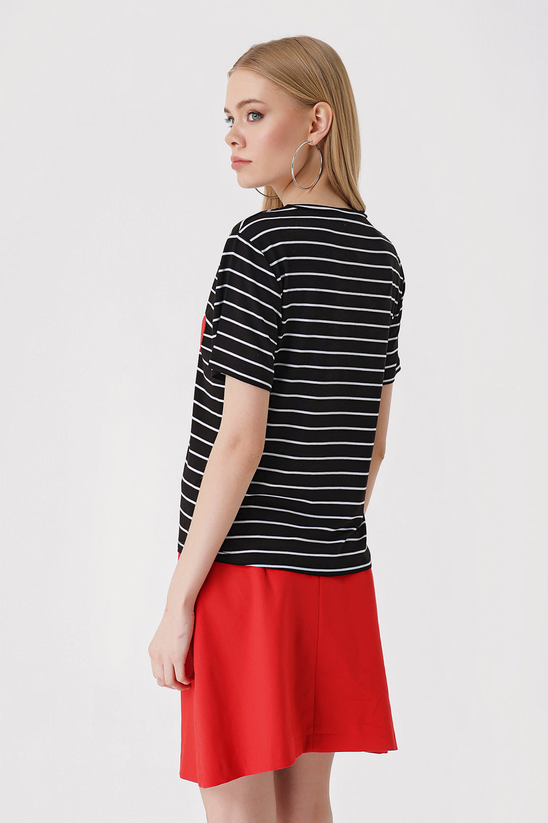 BGD Women Heart Detailed Striped T-shirt - Black - Avondale