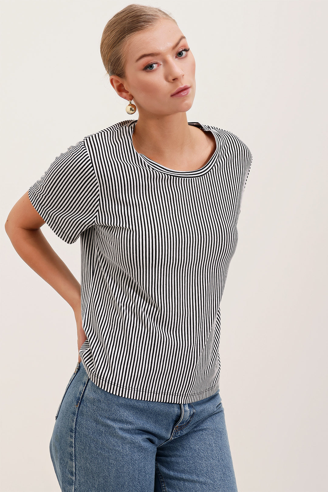 BGD Women Striped Basic T-shirt - Black - Avondale