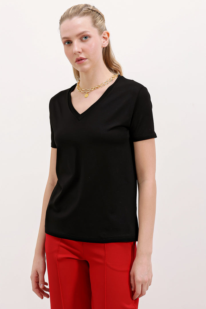 BGD Women V Neck Oversized T-shirt - Black - Avondale