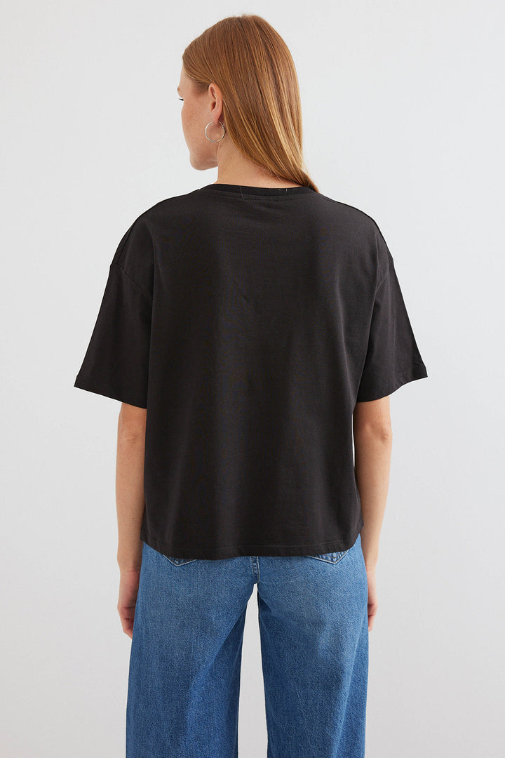 BGD Women Printed Basic T-shirt - Black - Avondale