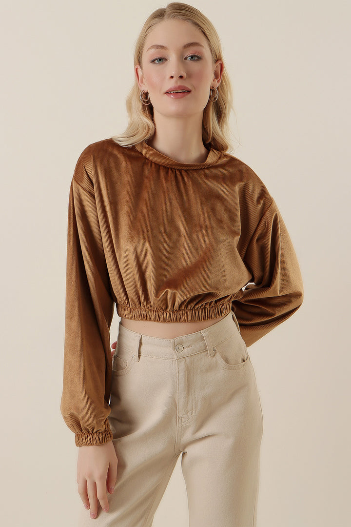 BGD Women Velvet Crop Blouse - Biscuit - Avondale