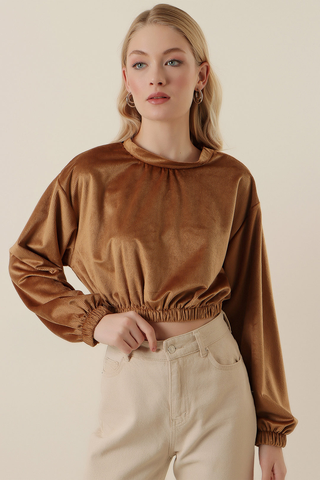 BGD Women Velvet Crop Blouse - Biscuit - Avondale