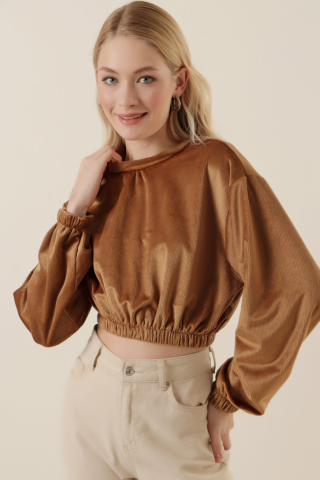 BGD Women Velvet Crop Blouse - Biscuit - Avondale