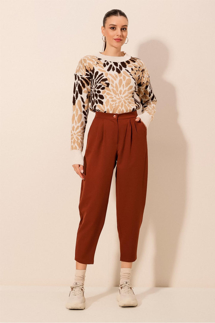 BGD Women Fabric Carrot Pants - Brown - Avondale