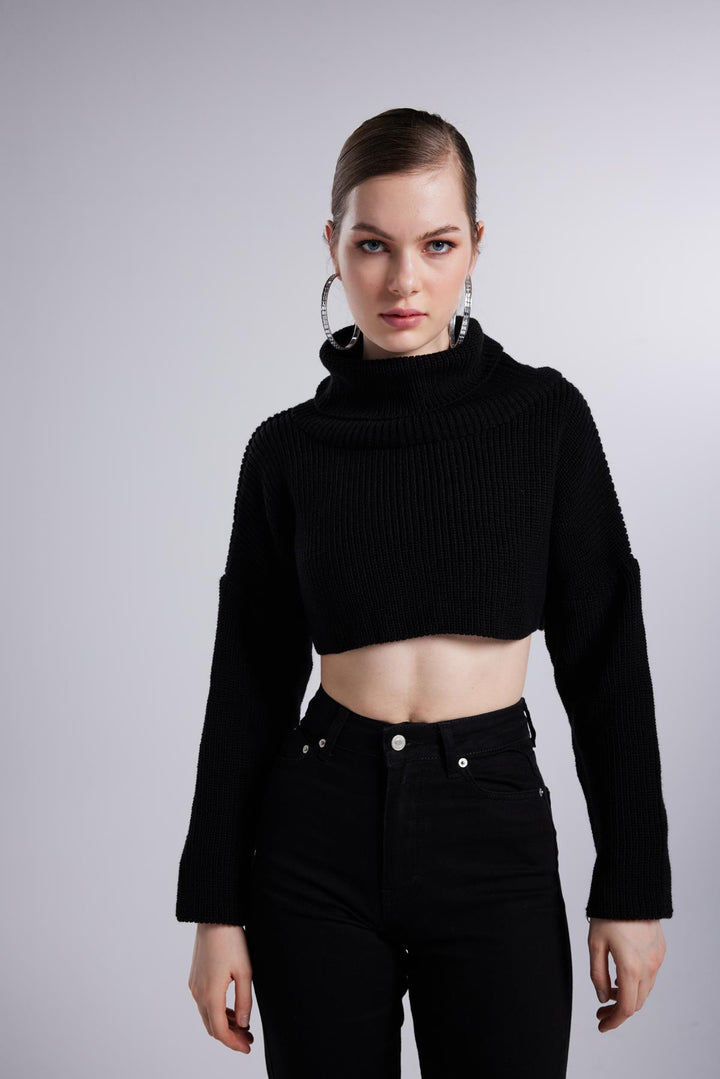 HLLY Women Lirola Sweater Black - Kamianske