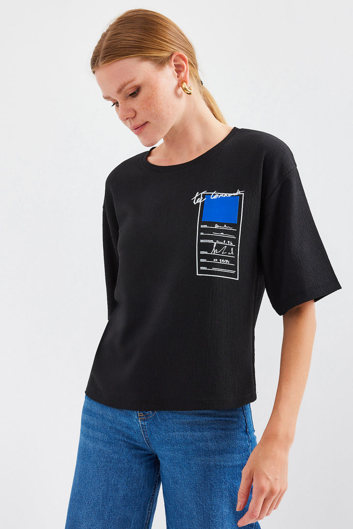 BGD Women Printed Knit Basic T-shirt - Black - Avondale