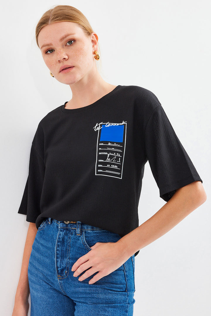 BGD Women Printed Knit Basic T-shirt - Black - Avondale